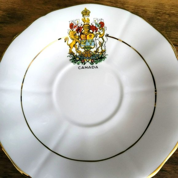 Vintage Royal Adderley Arms of Canada Teacup & Saucer Gold Trim Canadian Crest - Picture 7 of 9